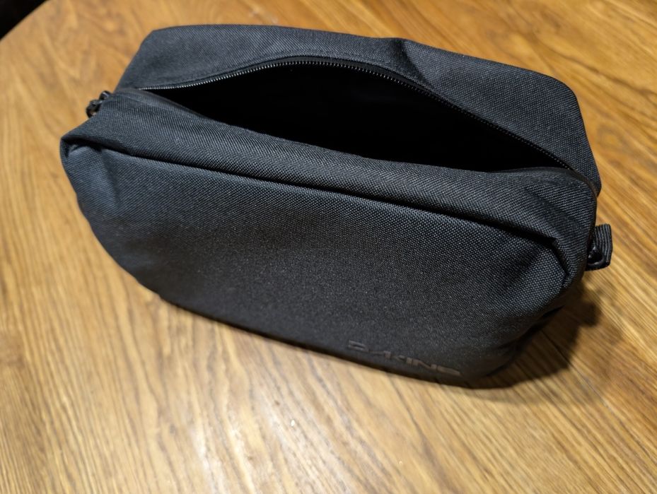 Oryginalna kosmetyczka Dakine Travel Kit S (USA)