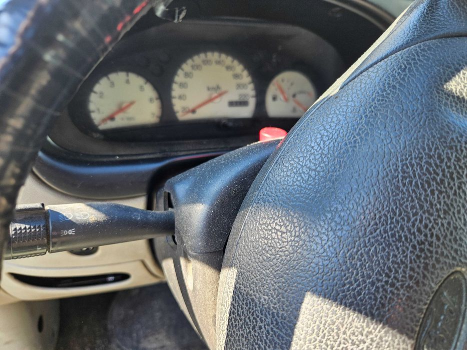 Ford Fiesta carro vendo barato para desocupar