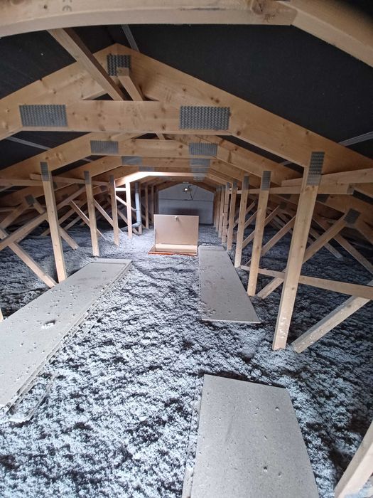 Ocieplanie celuloza stropów wdmuchiwane celulozy wełna wdmuchiwana