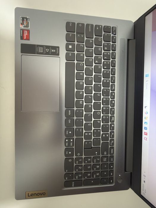 Ideapad slim 3 15amn8