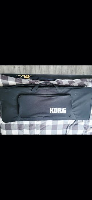 Keyboard  Korg  pa700