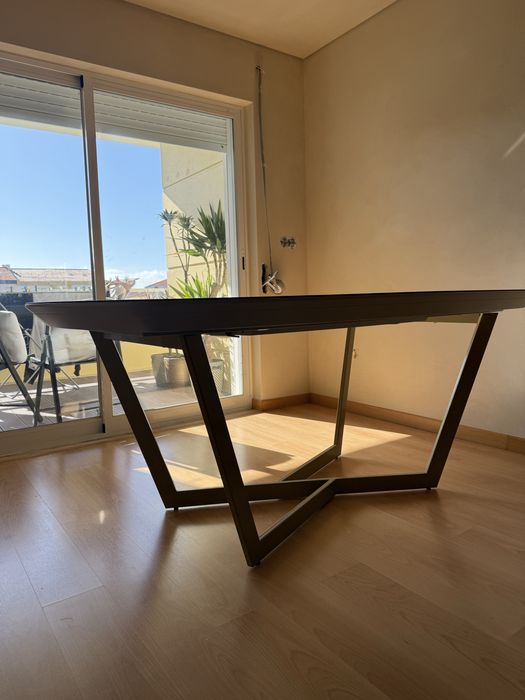 MESA de jantar extensivel + 6 CADEIRAS veludo
