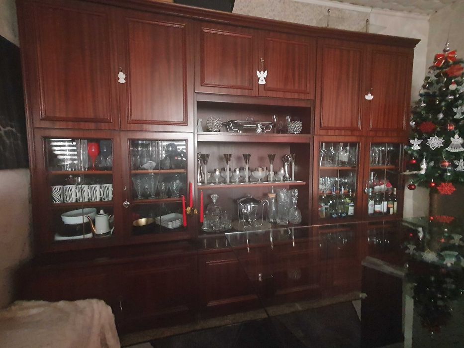 STÓŁ szklany na postumencie i meblościanka z lat 80-tych