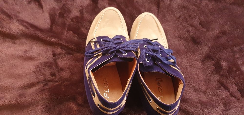 Buty na koturnie 39