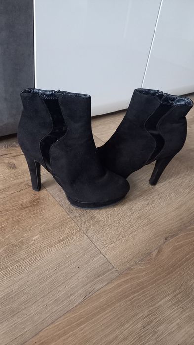 Botki na obcasie zamszowe  i skorzane 38