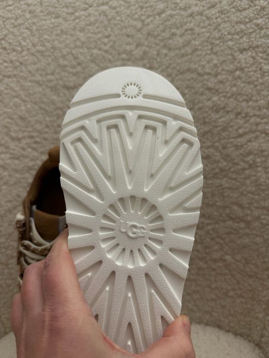 Кросівки черевики UGG