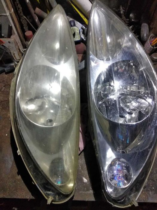 Фари на автомобіль пежо