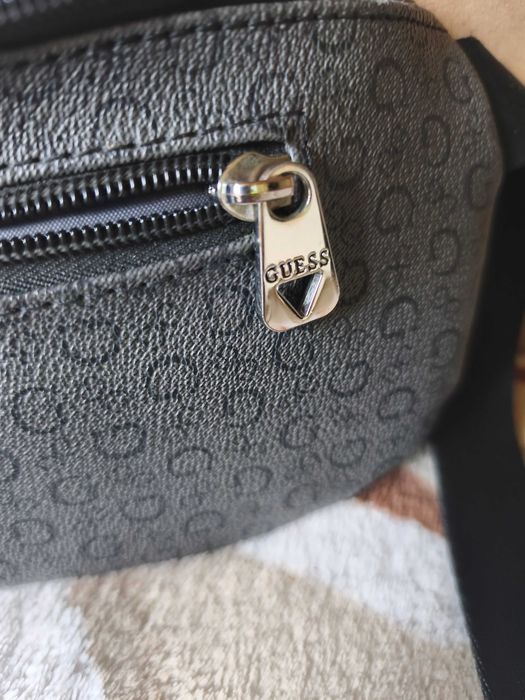 Oryginalna Nerka GUESS Black Monogram (Kod F117)  Stan Idealny jak Nowa.