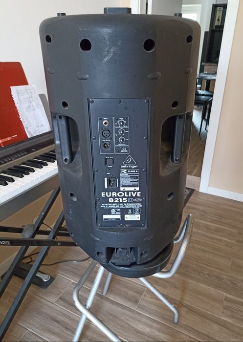 Colunas (2) Activa Behringer Eurolive B212D 550w