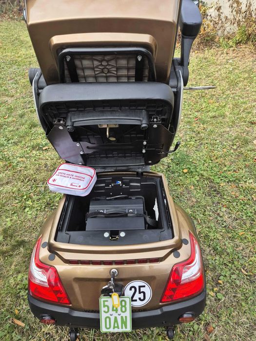 Trzykołowy skuter dla seniora