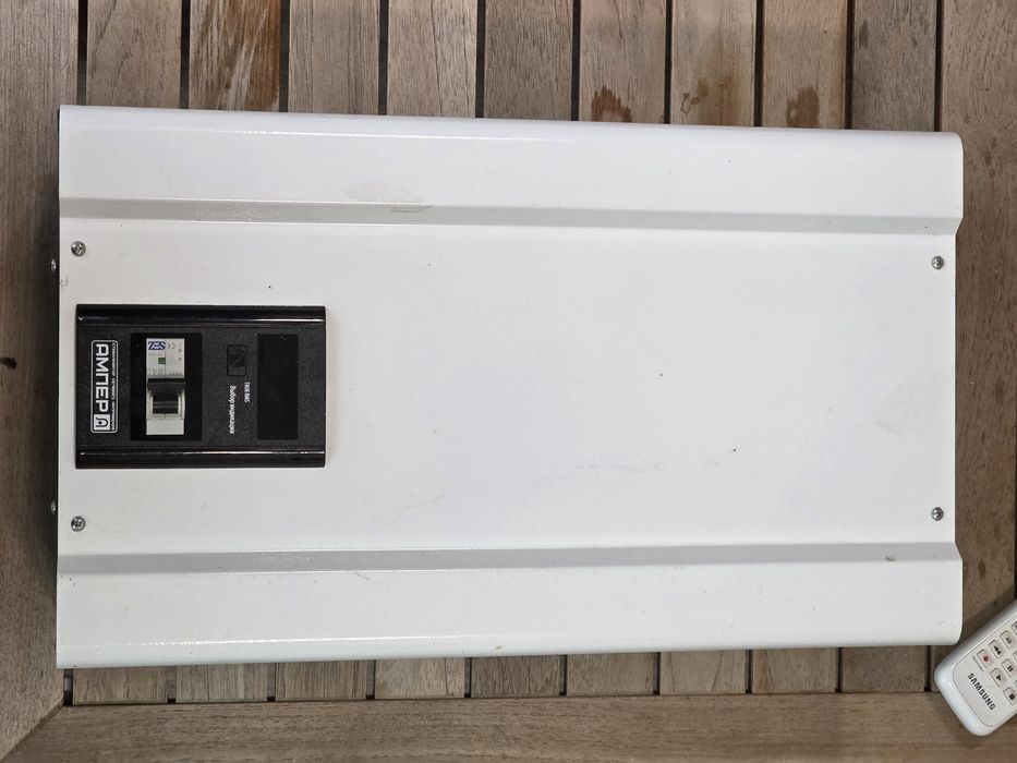 Стабилизатор 9кВа напряжения однофазный  Элекс АМПЕР У 12-1/40 v2.0