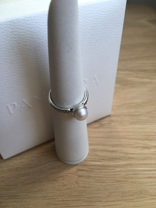 ‼️nowy, oryginalny srebry pierścionek Pandora. Rozmiar 54.