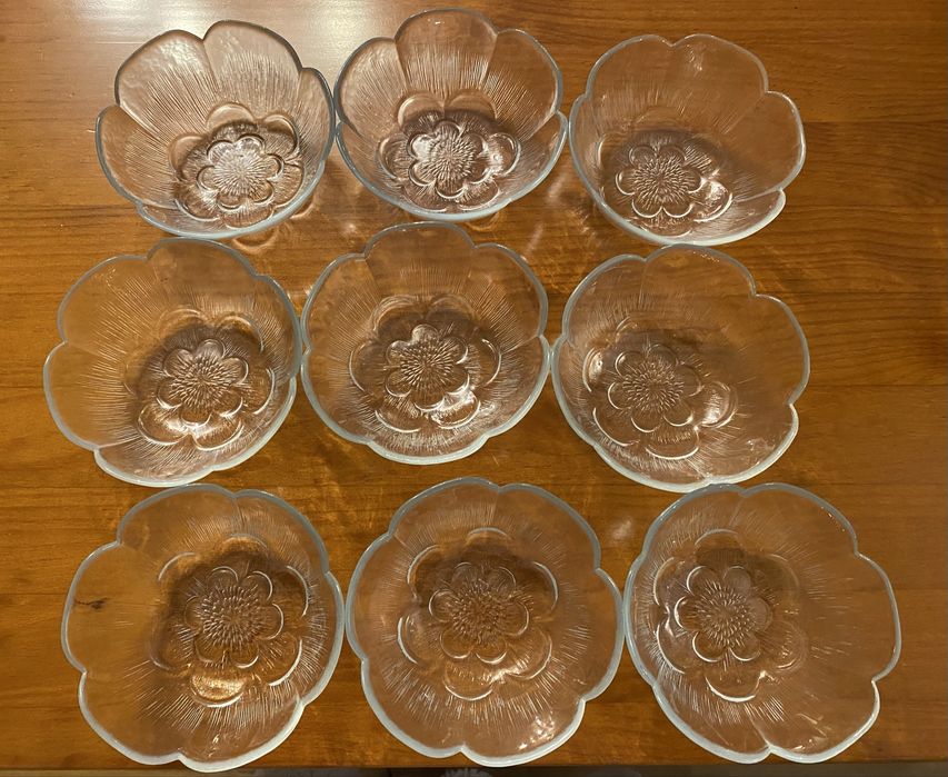 Conjunto de taças, e pratos
