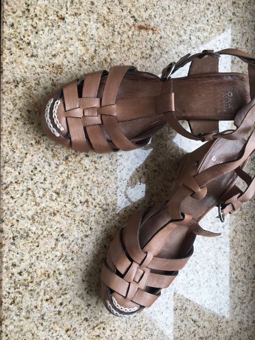 Sandaly ze skory 36