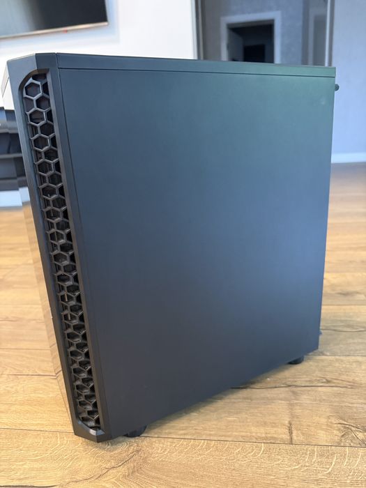 Komputer Ryzen 7 5800x3d RTX 5060ti 16gb 2x16GB RAM