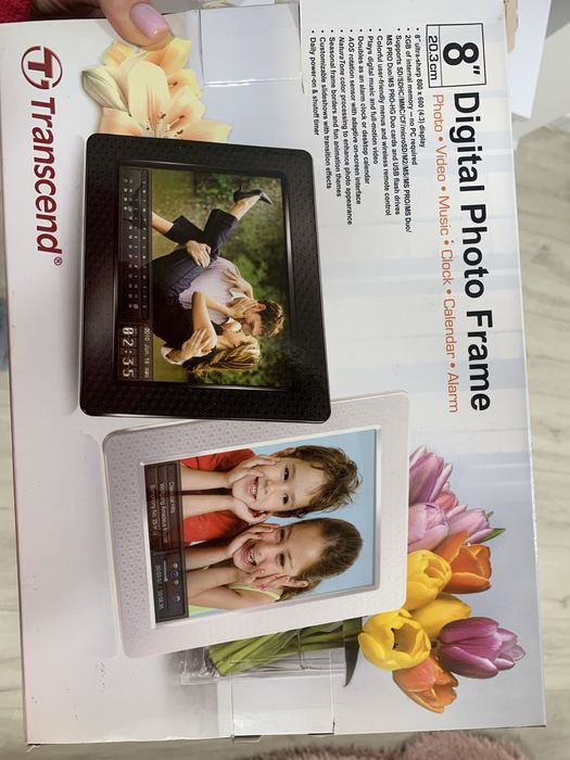 Цифровая фоторамка  Transcend Digital Photo Frame 8 (TS2GPF830B)