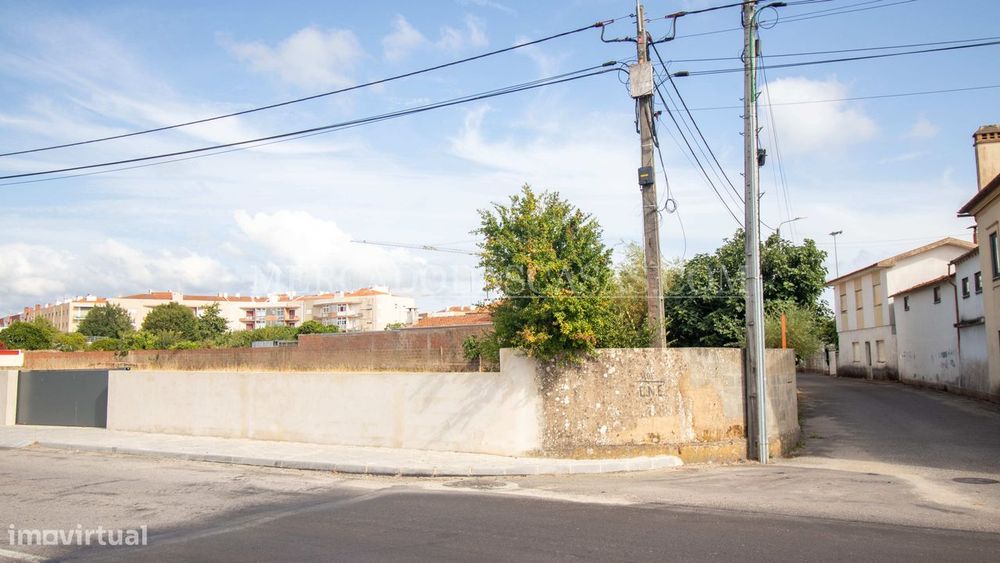 Moradia com elevado potencial no centro de Avanca