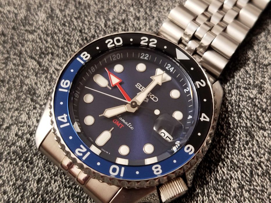 б.в. царапка на склі Seiko 5 SSK003 GMT механіка 4R34 годинник