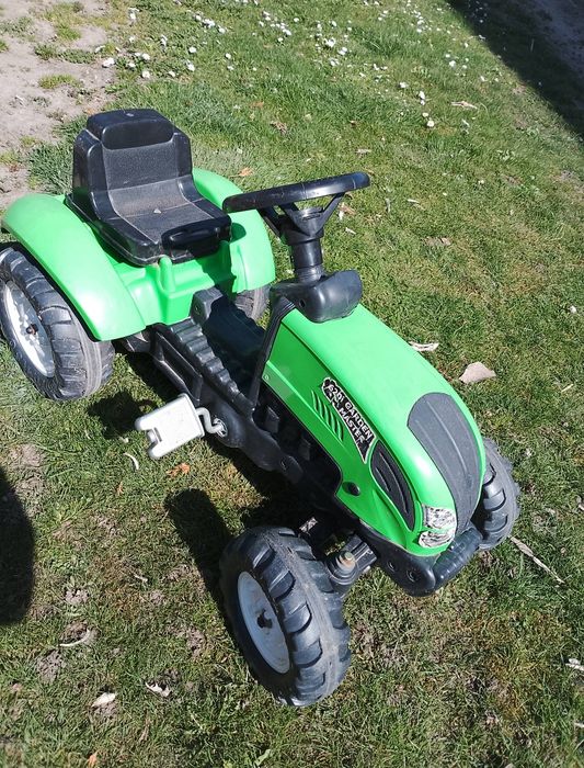 Ciągnik jeździk dla dziecka na pedały