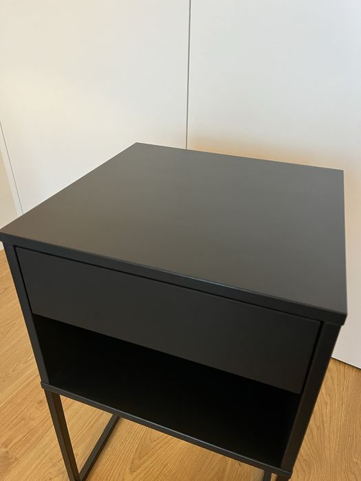 Stolik nocny VIKHAMMER