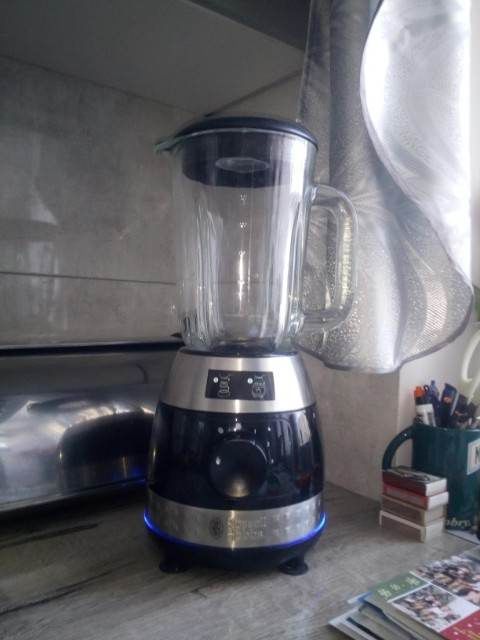 Blender kielichowy Russel Hobbs Illumina 850W