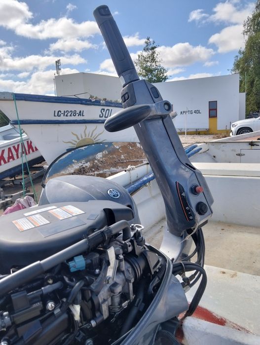 Vende-se Barco 4m com motor Yamaha 25hp com Trim e arranque elétrico | tudo em bom estado