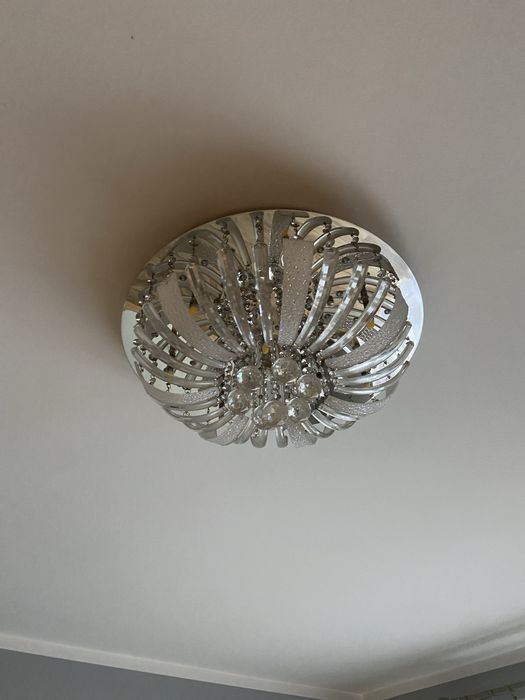 Piekna lampa Led z piloten