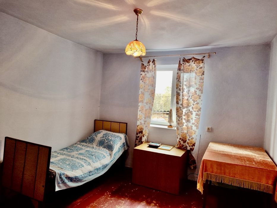 Продається частина будинку в самому центрі міста. Чортків