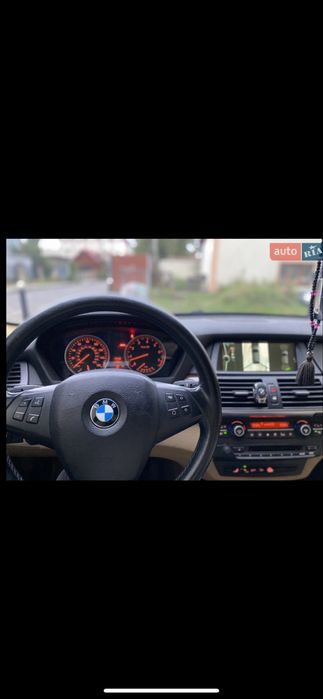 Продам BMW х5 2011