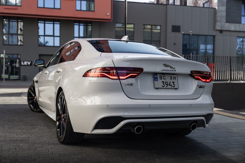 Jaguar XE 2020 автомобіль машина