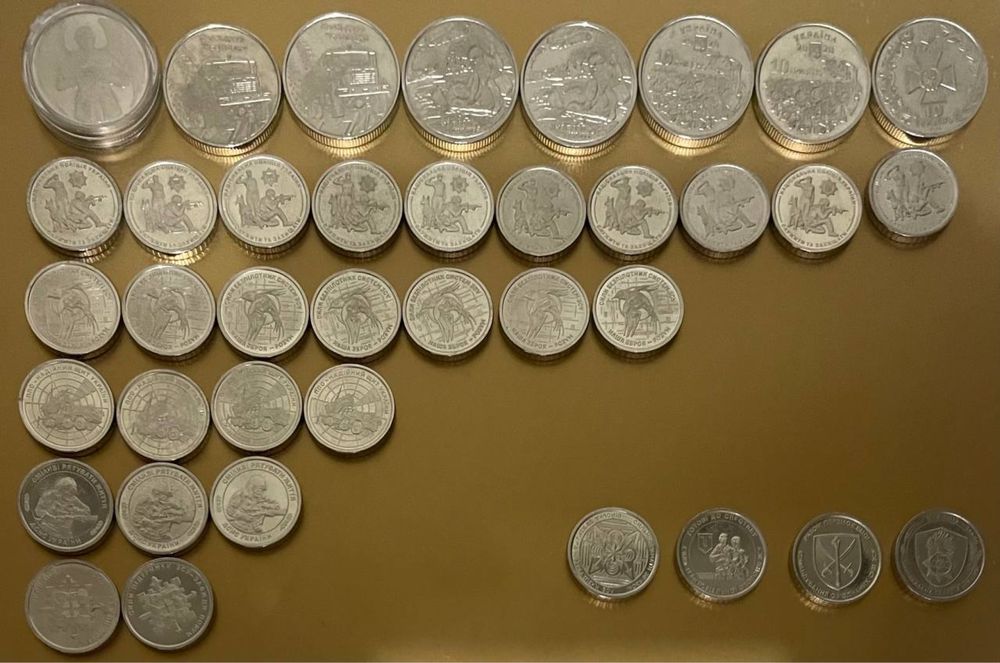 Продам колекційні монети 10 грн