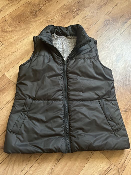 Жилетка жіноча на блискавці.