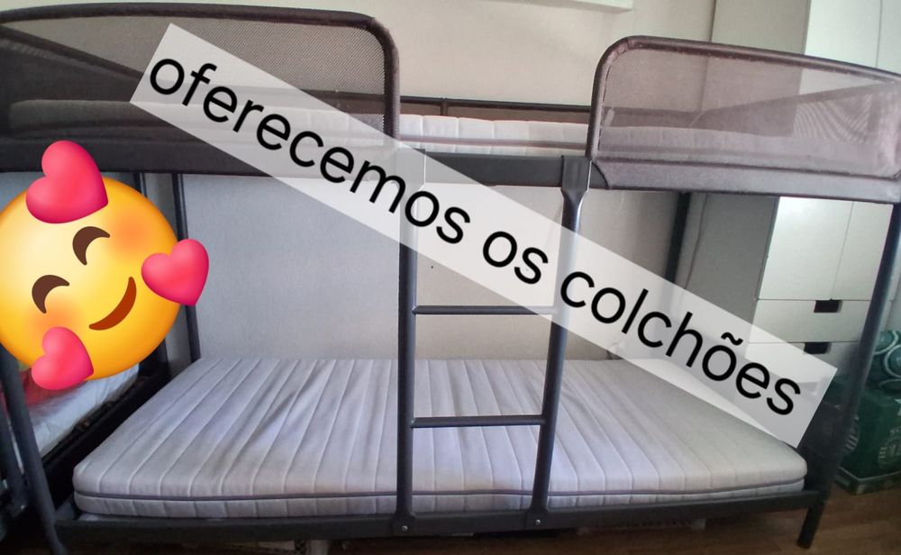 Beliche com colchões