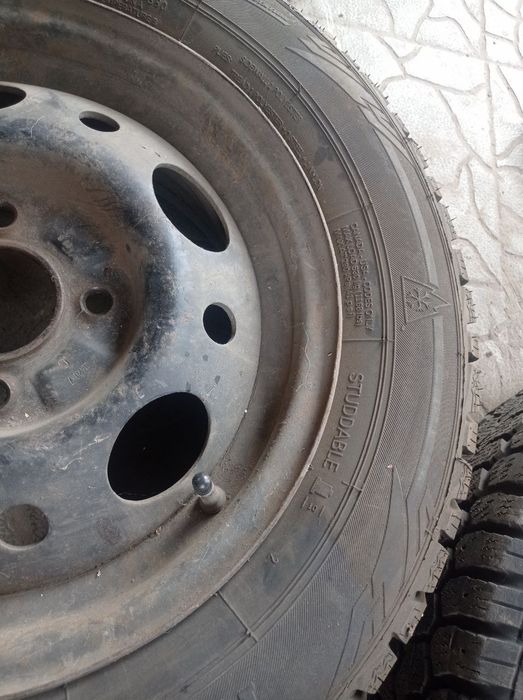 Продам ризину зимню R14 185на65