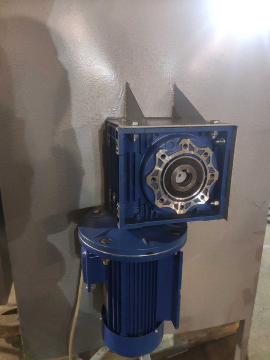 Кормозмішувач, Кормосмеситель 200 литрів, шнек, змішувач для зерна