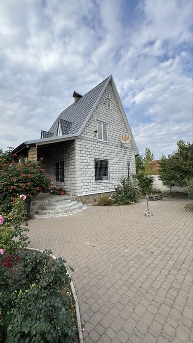 Продам 2-х этажный дом , свежей постройки в Чугуеве