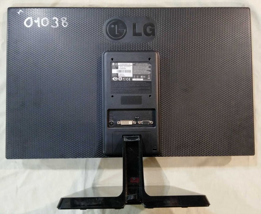 Монітор  LG IPS224T