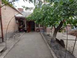 Продається 3-х кімнатна квартира у приватному будинку