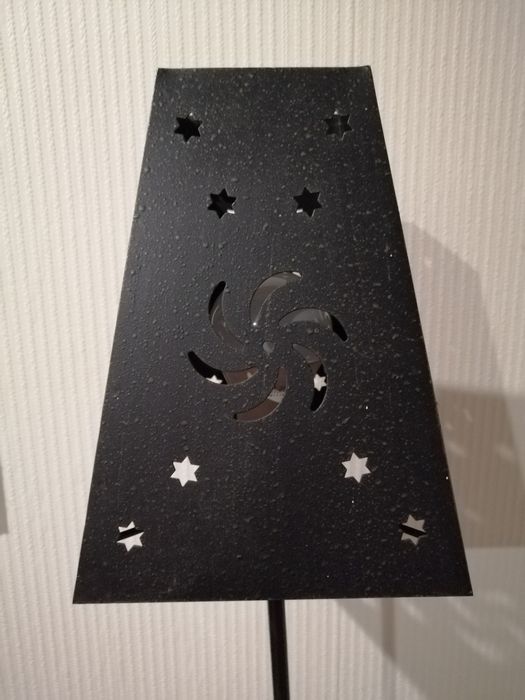 Candeeiro de mesa, em metal