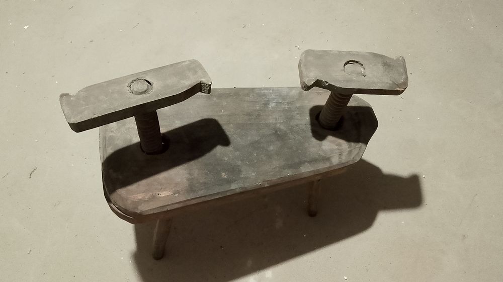 Stara zabytkowa prasa do serów