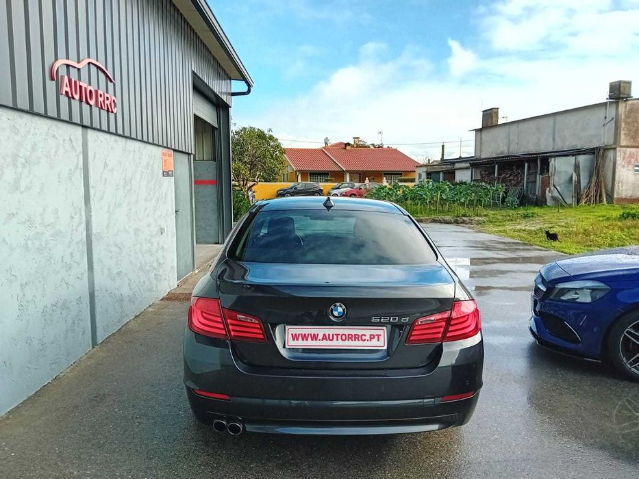 BMW 520 D c/auto - Nacional ( pequeno sinistro )