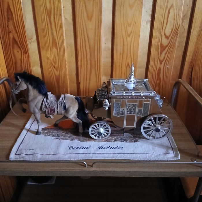 Карета - бар со штофом и стопками Пивная кружка . Винтаж !