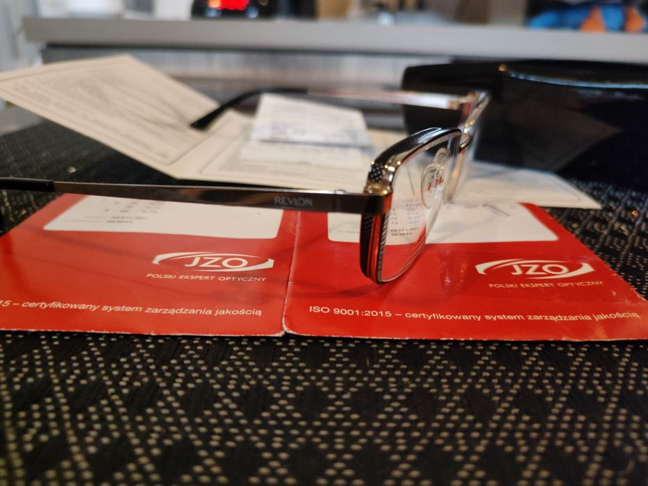 Okulary korekcyjne Revlon, szkła -0,75 ochrona UV, antyrefleks