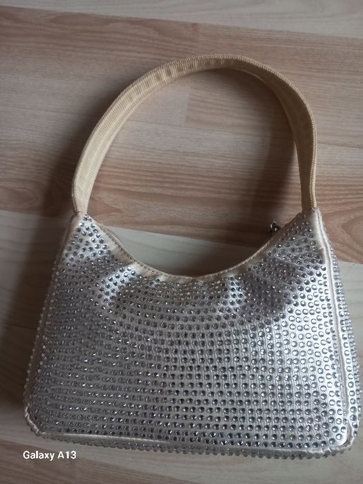 Prada torebka do ręki z cyrkoniami