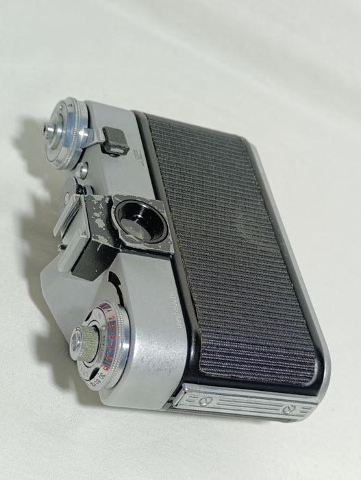 Фотоапарат Зенит у кофрі.