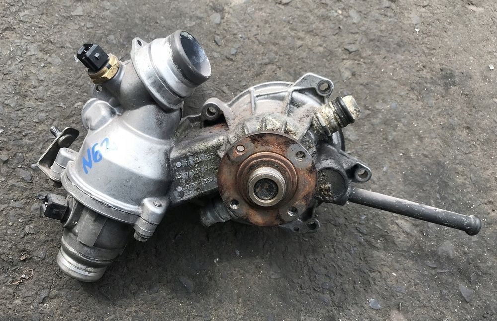 POMPA WODY TERMOSTAT BMW N62 E65 745i 735i 4.4