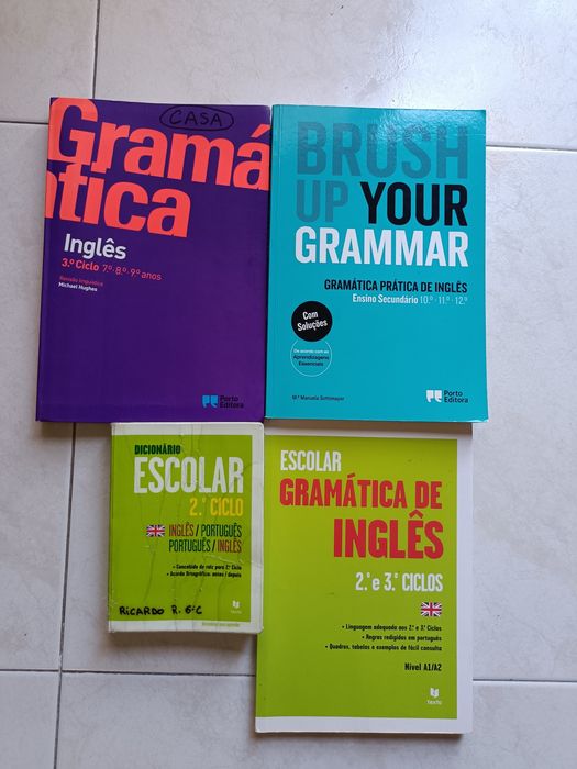 Livros de Exercícios e Dicionários (5€ cada)