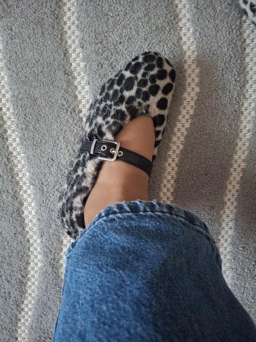 H&M.      балетки