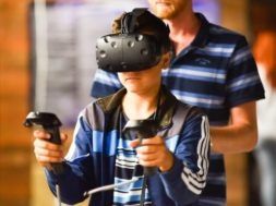 Óculos VR HTC VIVE  completo com PC .