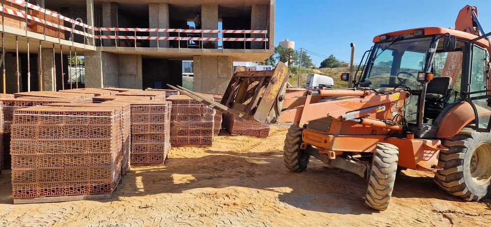 Serviço de aluguer escavadora e transporte mercadorias